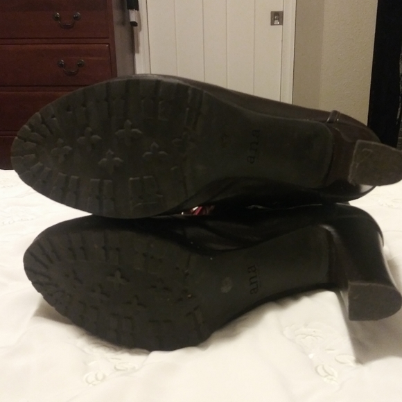 High Heeled Ankle Booties - Picture 8 of 8